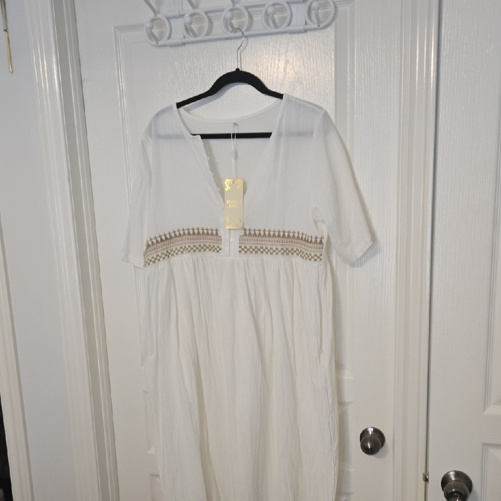 White Tan V-Neck Short Sleeve Sundress